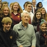 Syr Ian McKellen yn cefnogi ymgyrch yn erbyn bwlio homoffobaidd