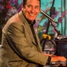 Jools Holland yn dychwelyd i Langollen